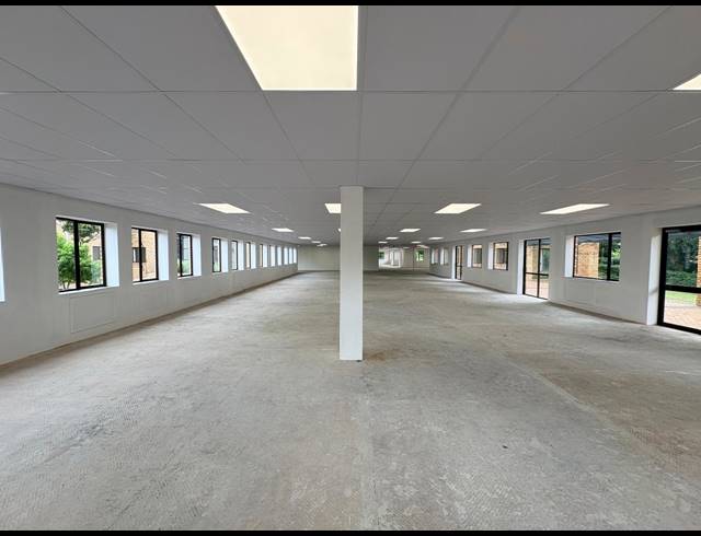 404M² OFFICE TO LET IN VORNA VALLEY